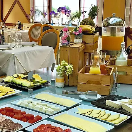 Szálloda Termes Montbrio & 4*