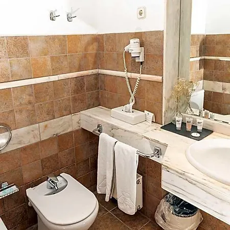 Termes Montbrio & Ξενοδοχείο