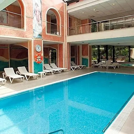 Termes Montbrio & 4*